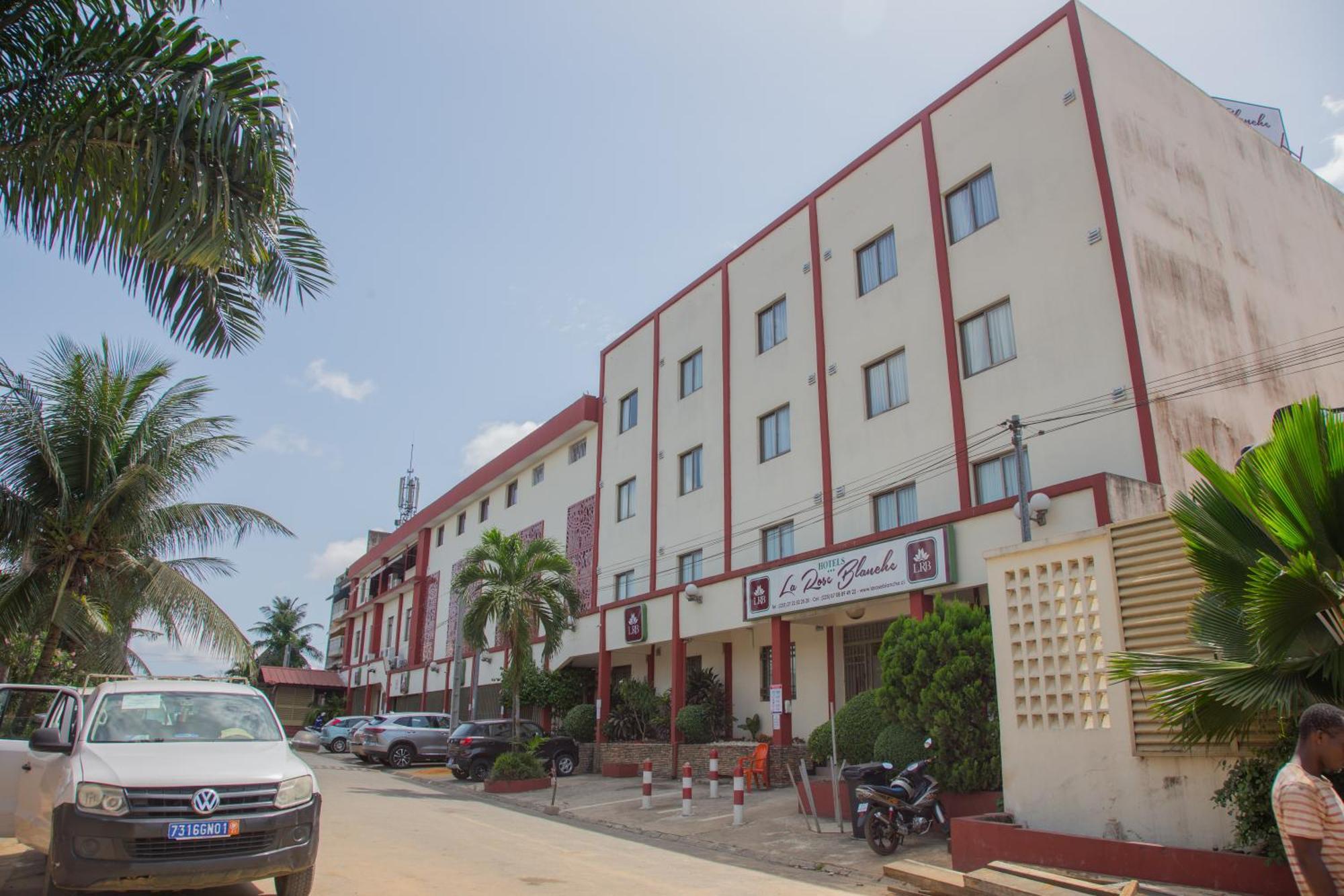 Hôtel La Rose Blanche Abidjan Buitenkant foto